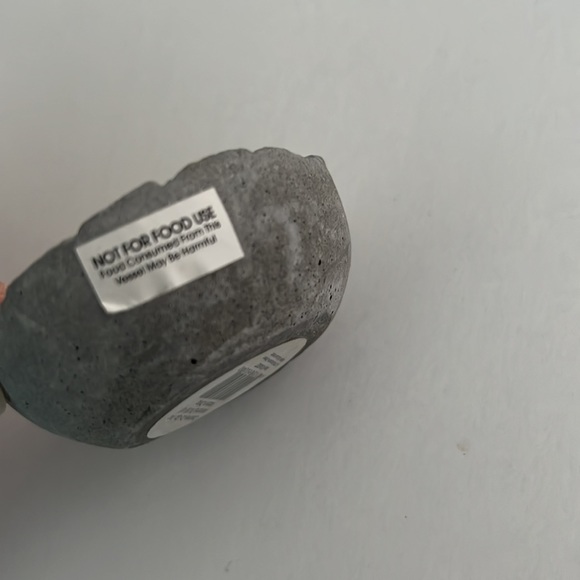 Creative Co-Op DA5827-1 Grey Cement Bowl with Gold Leaf Interior - Picture 6 of 10